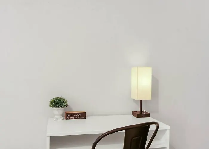1br Bright And Airy In Hyde Park - Hyde Park 109 And 209 Rep * Chicago