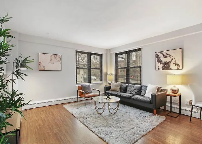 1br Bright And Airy In Hyde Park - Hyde Park 109 And 209 Rep * Chicago